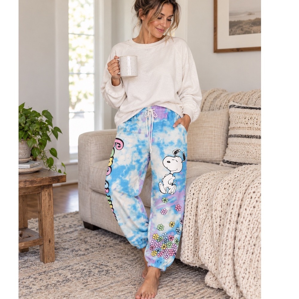Peanuts Snoopy Takin It Easy Pastel Tie Dye Floral Joggers L